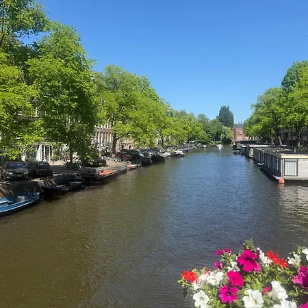 Joyjoyjoy The Red Sun Ecolicious In The Historic Canalhouse Tropics At The Canals From 1729 3* Amsterdam