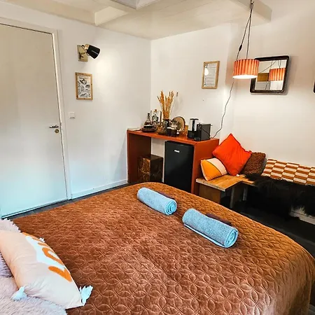 Joyjoyjoy The Red Sun Ecolicious In The Historic Canalhouse Tropics At The Canals From 1729 Pensjonat