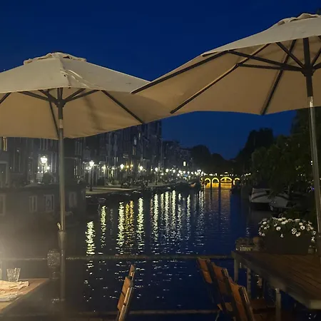 Pensjonat Joyjoyjoy The Red Sun Ecolicious In The Historic Canalhouse Tropics At The Canals From 1729