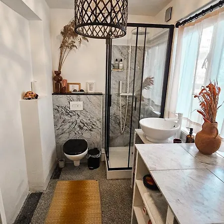 ゲストハウス Joyjoyjoy The Red Sun Ecolicious In The Historic Canalhouse Tropics At The Canals From 1729 アムステルダム