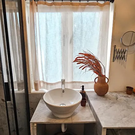 Joyjoyjoy The Red Sun Ecolicious In The Historic Canalhouse Tropics At The Canals From 1729 ゲストハウス