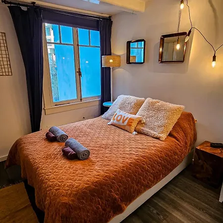 Bed & Breakfast En-suite In Historic Canalhouse From 1729