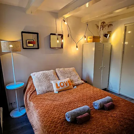 Bed & Breakfast En-suite In Historic Canalhouse From 1729 *