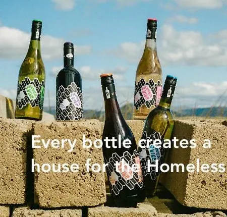 Joyjoyjoy The Red Sun Ecolicious In The Historic Canalhouse Tropics At The Canals From 1729 3*