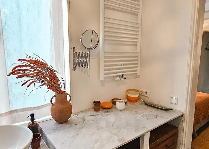 Joyjoyjoy The Red Sun Ecolicious In The Historic Canalhouse Tropics At The Canals From 1729 Гостевой дом