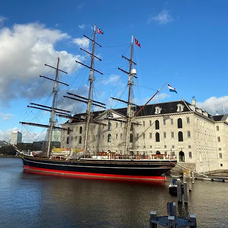 Joyjoyjoy The Red Sun Ecolicious In The Historic Canalhouse Tropics At The Canals From 1729 Penzion Amsterdam